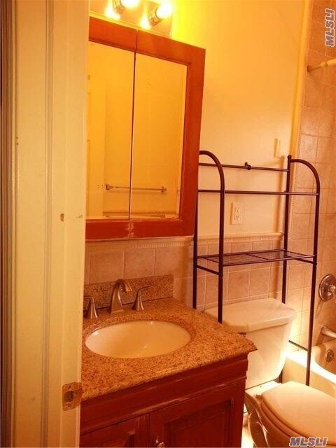 Foto del edificio - 207-07-207-42 42nd Ave