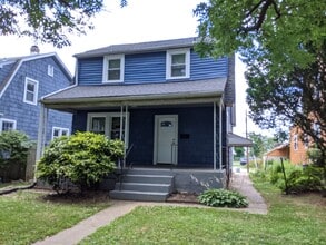 Building Photo - 12 Leeway