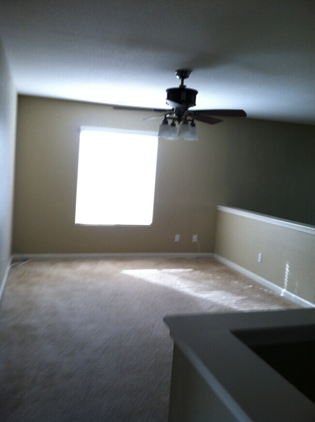 Foto del edificio - 3337 W Tyler Ave