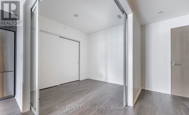 Building Photo - 1 Bloor St E