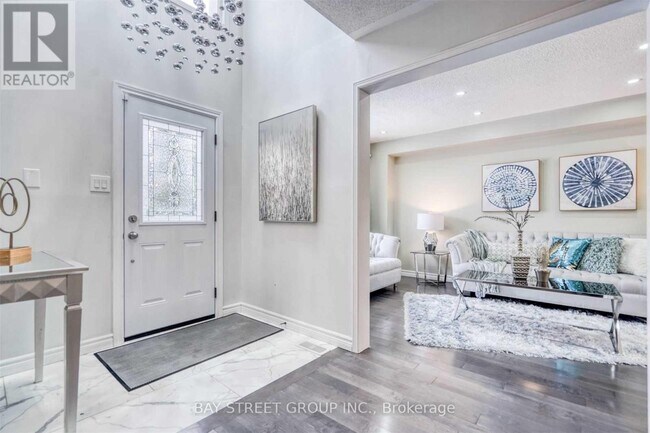 Building Photo - 9 Ingleborough Ct