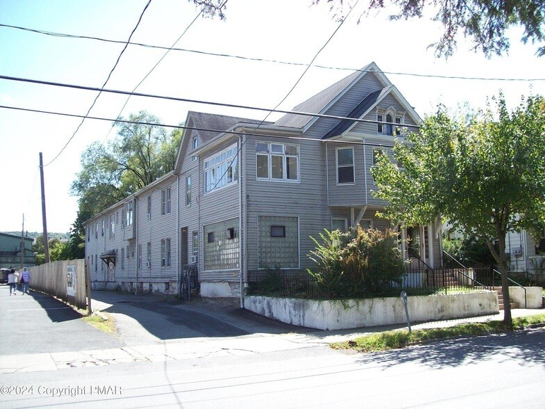 Primary Photo - 519 Sarah St