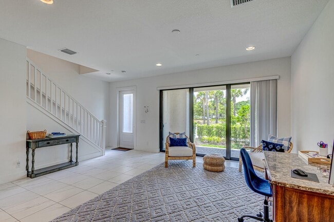 Building Photo - 12520 Gross Pointe Dr
