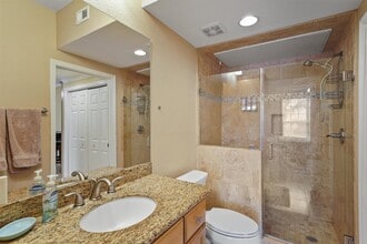 Building Photo - 7000 Seawall Blvd