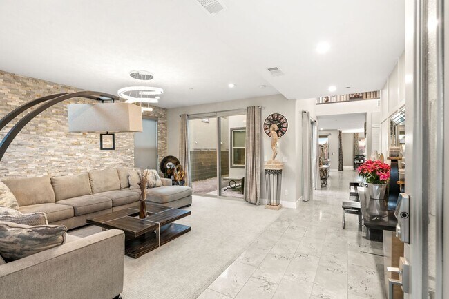 Building Photo - WONDERFUL 4 BEDROOM HOME IN MACDONALD RANCH.