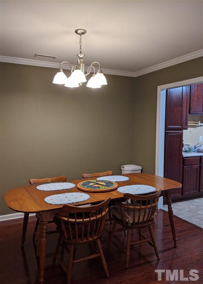 Foto del edificio - 9709 Blackwell Dr
