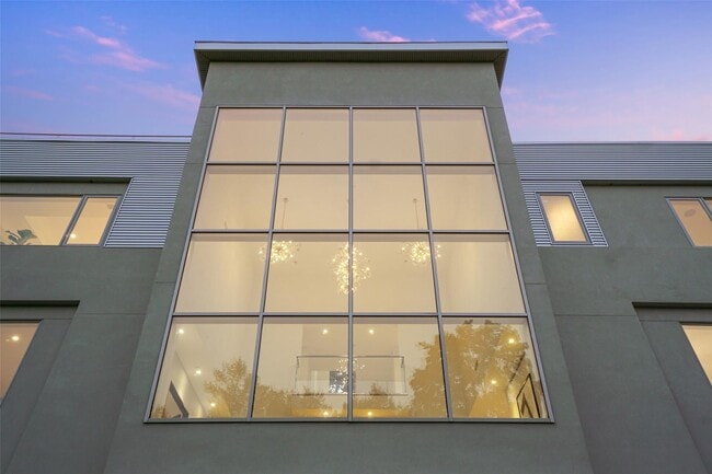 Building Photo - 68 Root Ave