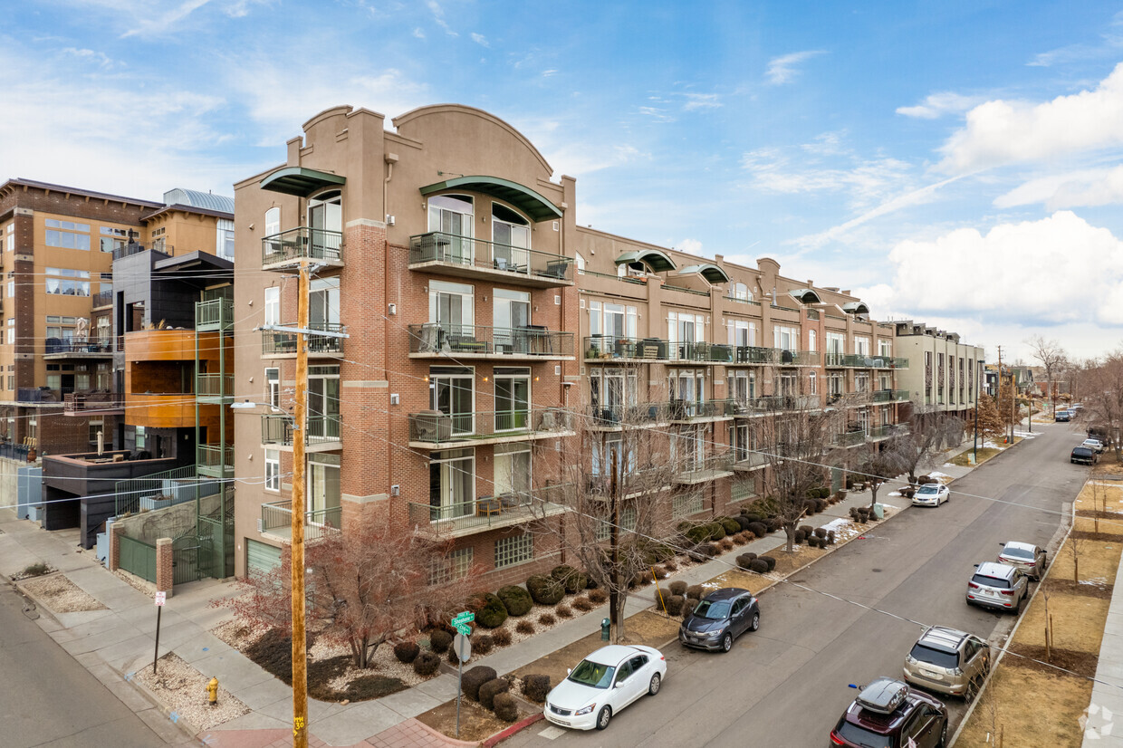 Southeast Corner - 3201 Shoshone St