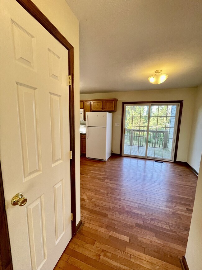Foto del edificio - 2528 Old Forest Rd