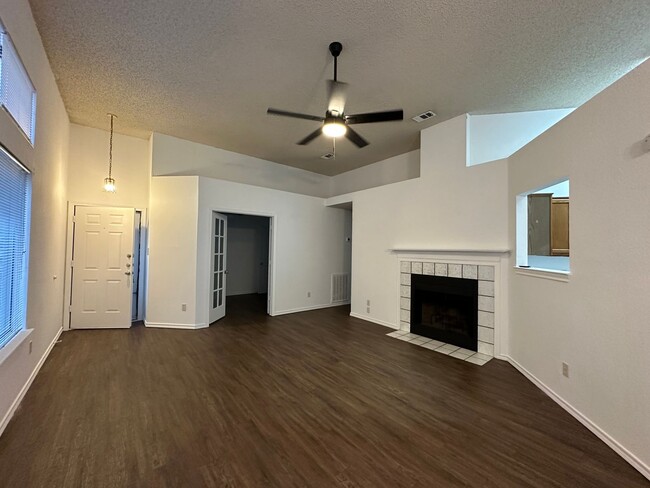 Foto del edificio - 1147 Seneca - Lewisville