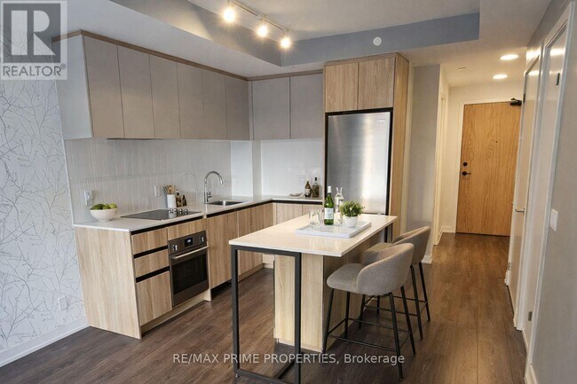 Building Photo - 7950 Bathurst St