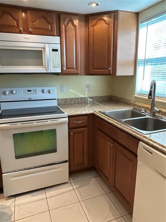 Building Photo - 2484 Sharkey Rd