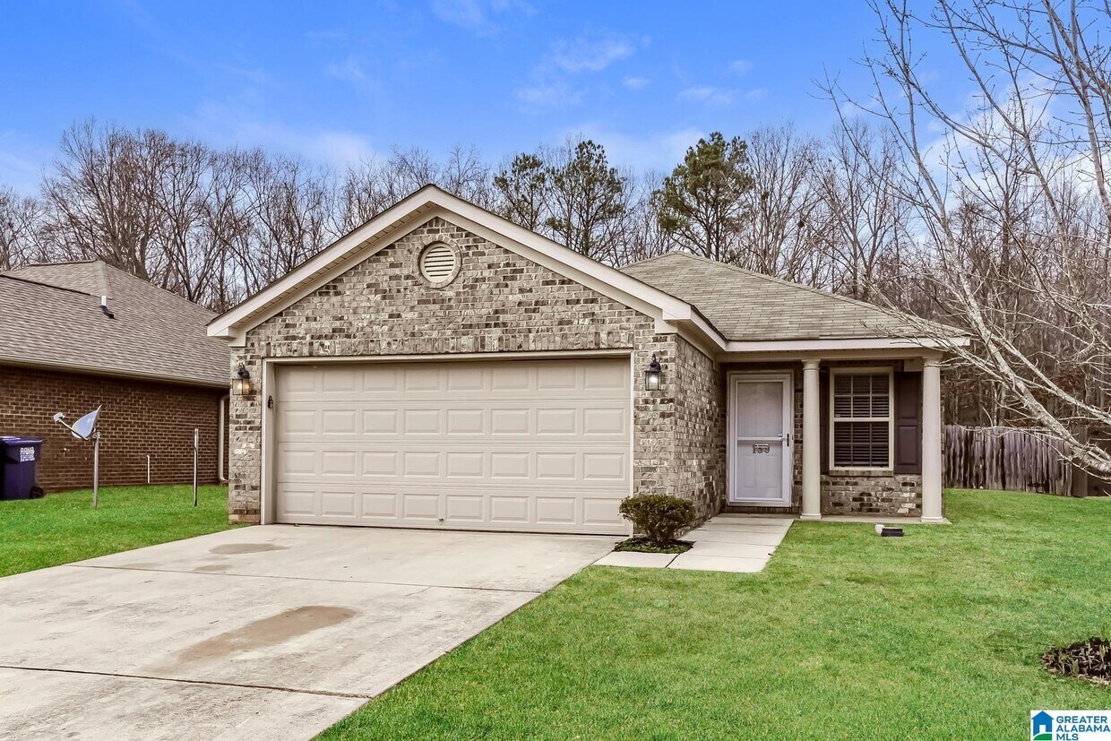 Primary Photo - 139 Bermuda Lakes Dr