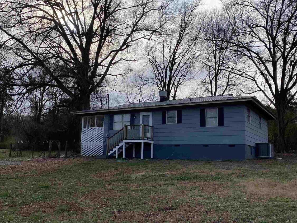 Primary Photo - 162 Fred Loggins Rd
