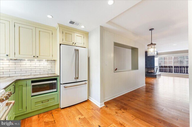 Foto del edificio - 1119 Rodman St