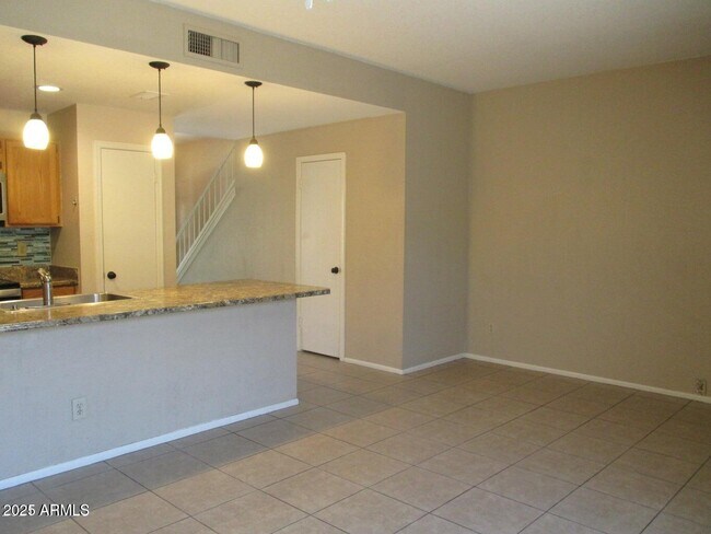 Foto del edificio - 4114 E Union Hills Dr