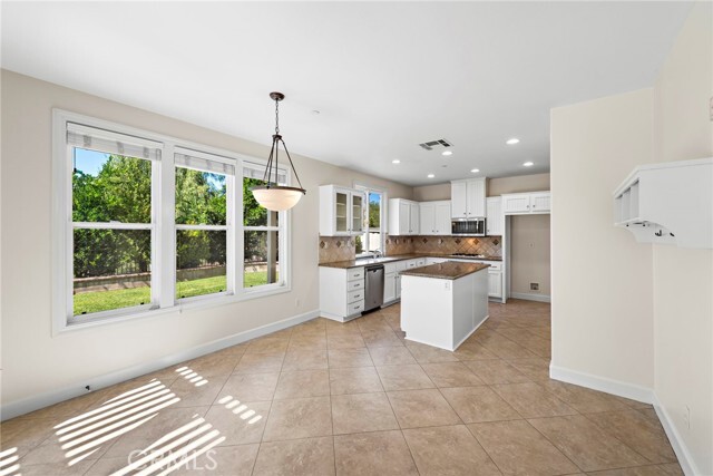 Building Photo - 458 Camino Flora Vista