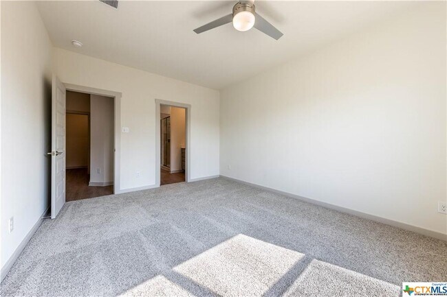 Building Photo - 117 New Hampton Wy
