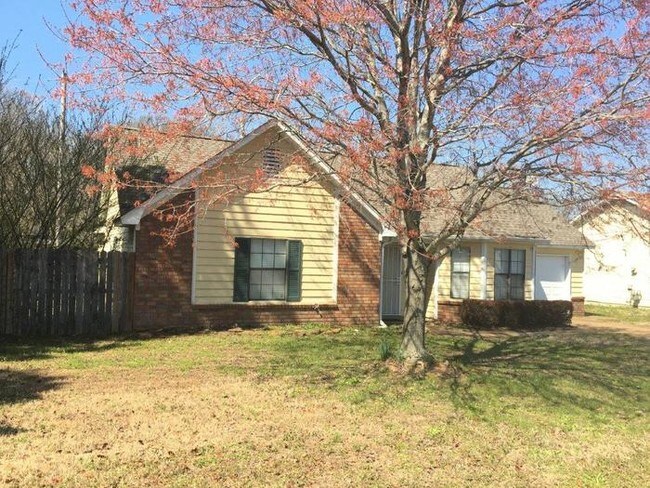 Building Photo - 4295 Rosswood Dr.