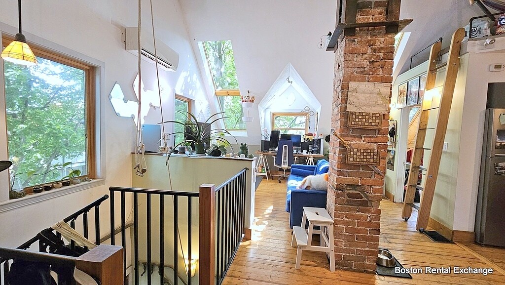 Primary Photo - 11 Morrison Pl