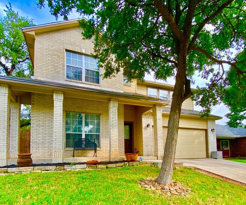 Foto principal - Beautiful 4 Bedroom Home in Gated Community!