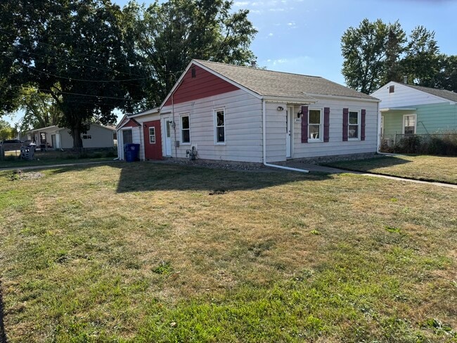 Building Photo - 3803 Pearl Ave