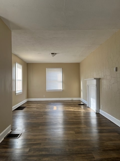 Building Photo - 1505 Homeview Dr