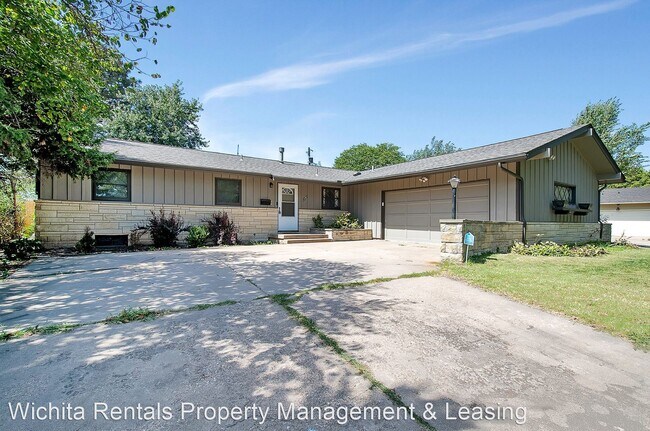 Building Photo - 5 br, 3 bath House - 1401 N. Stratford Lane