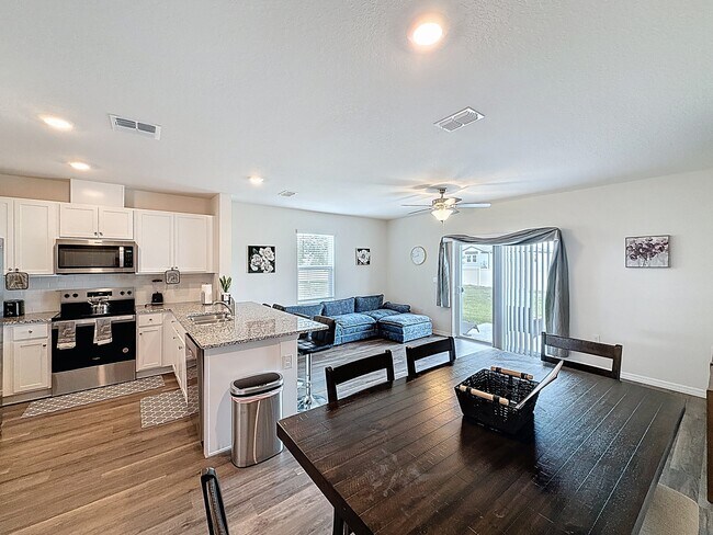 Foto del edificio - 1303 Tallowwood Ln