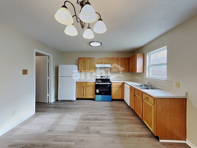 Building Photo - 8845 Limberlost Ct