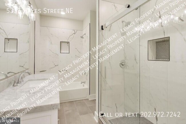 Foto del edificio - 5333 Hayes St NE