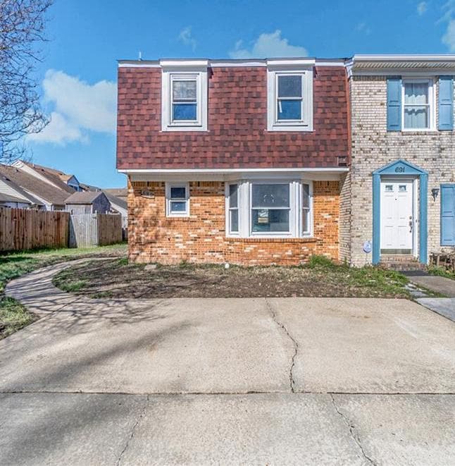 Building Photo - 689 Biltmore Dr