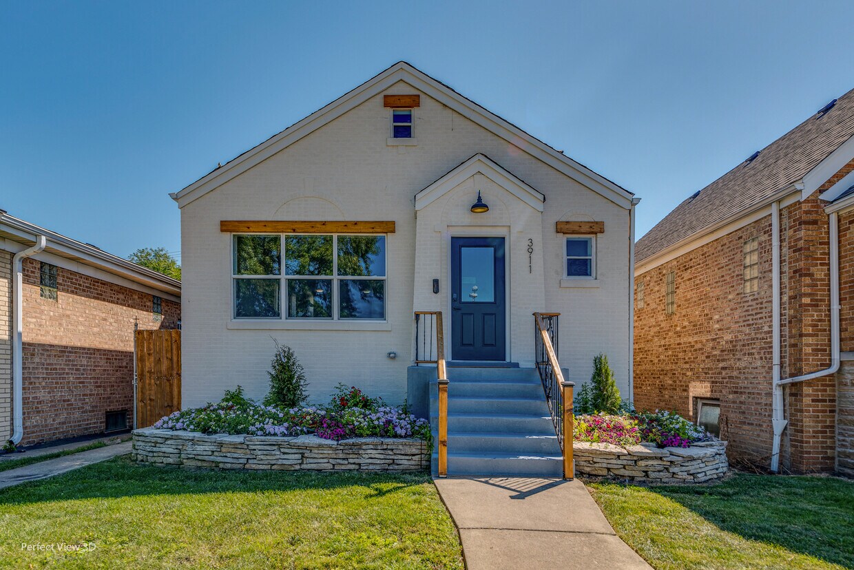 Primary Photo - 3911 N Oriole Ave