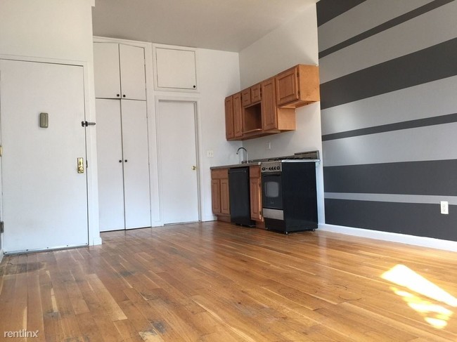 Building Photo - 631 Bushwick Ave