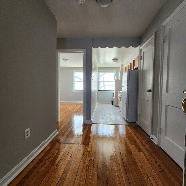 Foto del edificio - 429 Burbank St SE