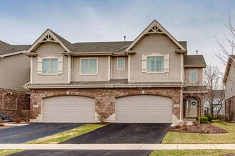 Building Photo - 400 E Tall Oaks Ln