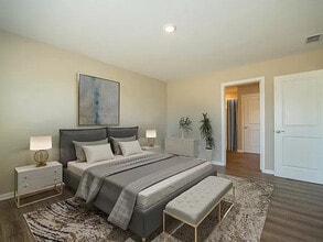 Building Photo - 945 Lotus Dr