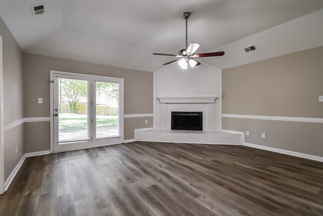 Building Photo - 7455 Stonington Dr