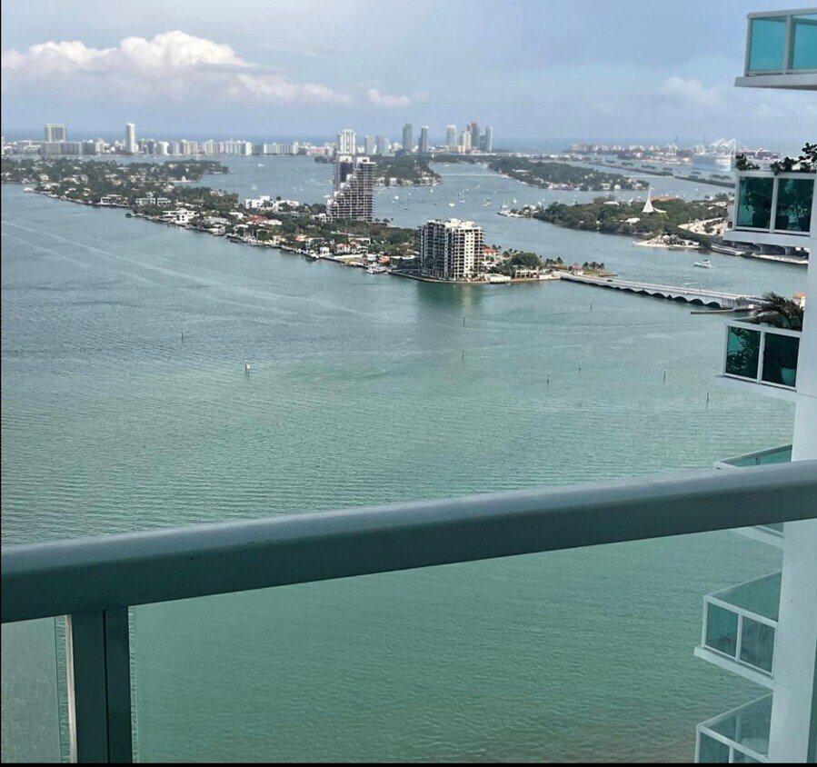 Foto principal - 1900 N Bayshore Dr