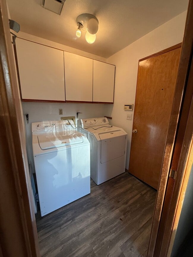 Foto del edificio - 2024 SE 8th Dr