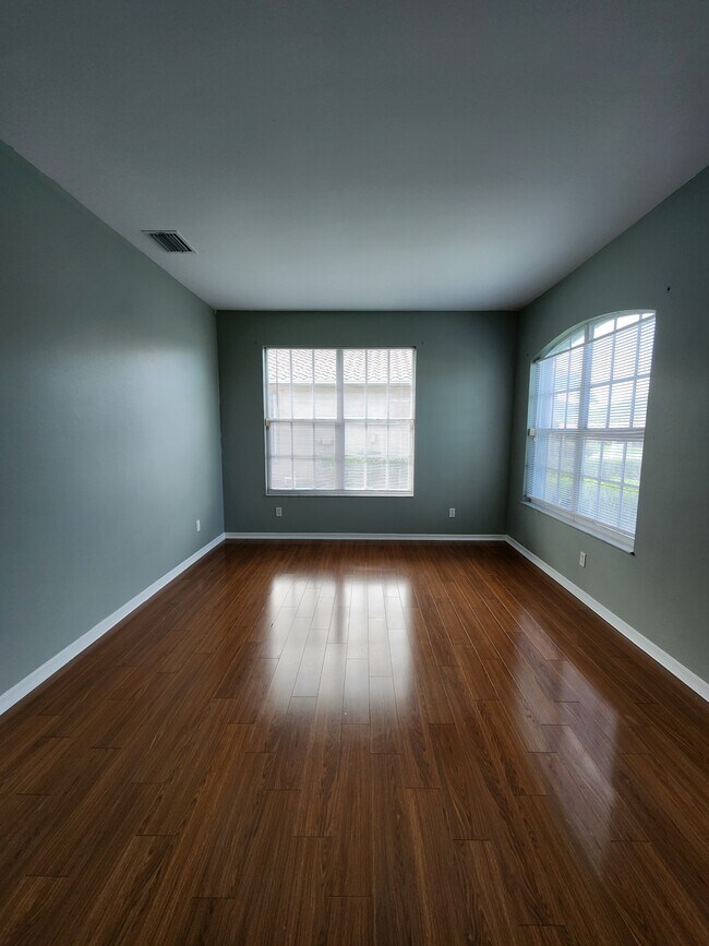 Building Photo - 11016 Lakeland Cir