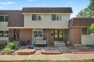 Building Photo - 654 S Youngfield Ct