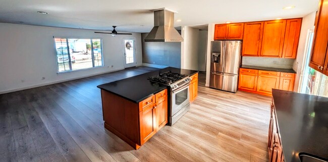 Foto del edificio - 365 Elkwood Ave