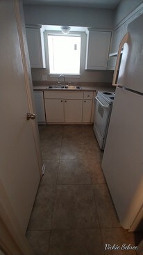 Kitchen (appliances included) - 8597 La Plaza Dr