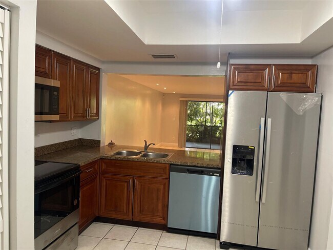 Foto del edificio - 8843 Springtree Lakes Dr