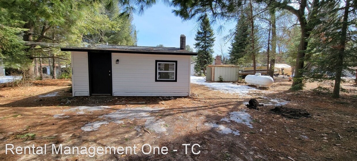 Foto principal - Studio, 1 bath House - 1460 Apache Ln