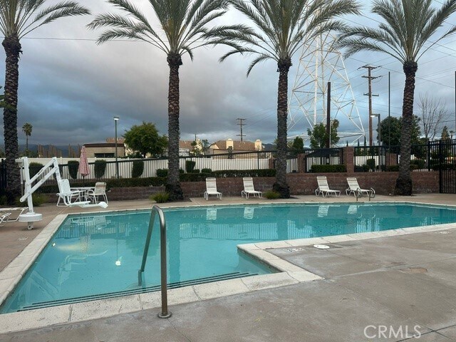 Building Photo - 713 S Azusa Ave