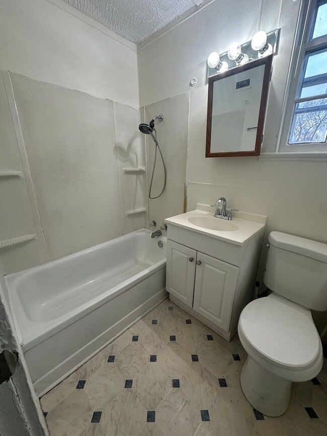 Building Photo - 52 Riley Manor Cir