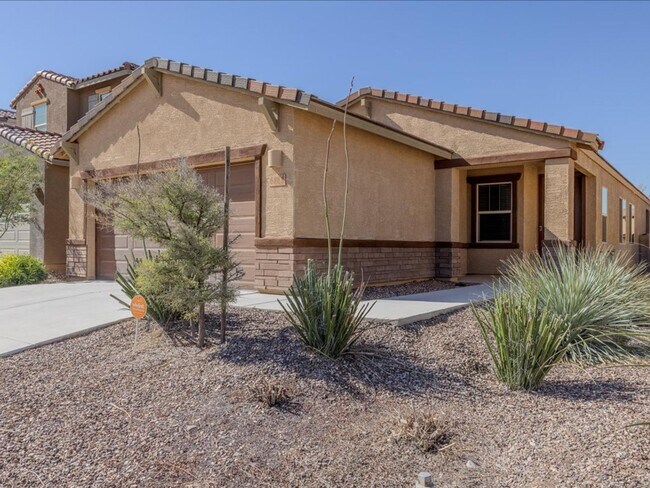 Building Photo - 3 Bedroom 2 Bathroom With Den      SOLAR P...