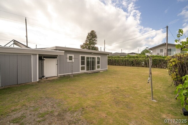 Building Photo - Renovated 3br Kuaaina Way in Kailua, $6000...